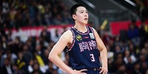 F1直播-没啥表现！胡明轩4中1仅拿3分4板4助 正负值-21