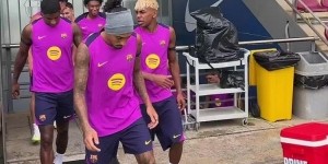 F1直播-笑容灿烂！巴萨官方社媒晒拉什福德踏上训练场视频