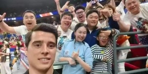 记者：特谢拉现身万体馆，见证大鲨鱼男篮“于汉超式绝杀”